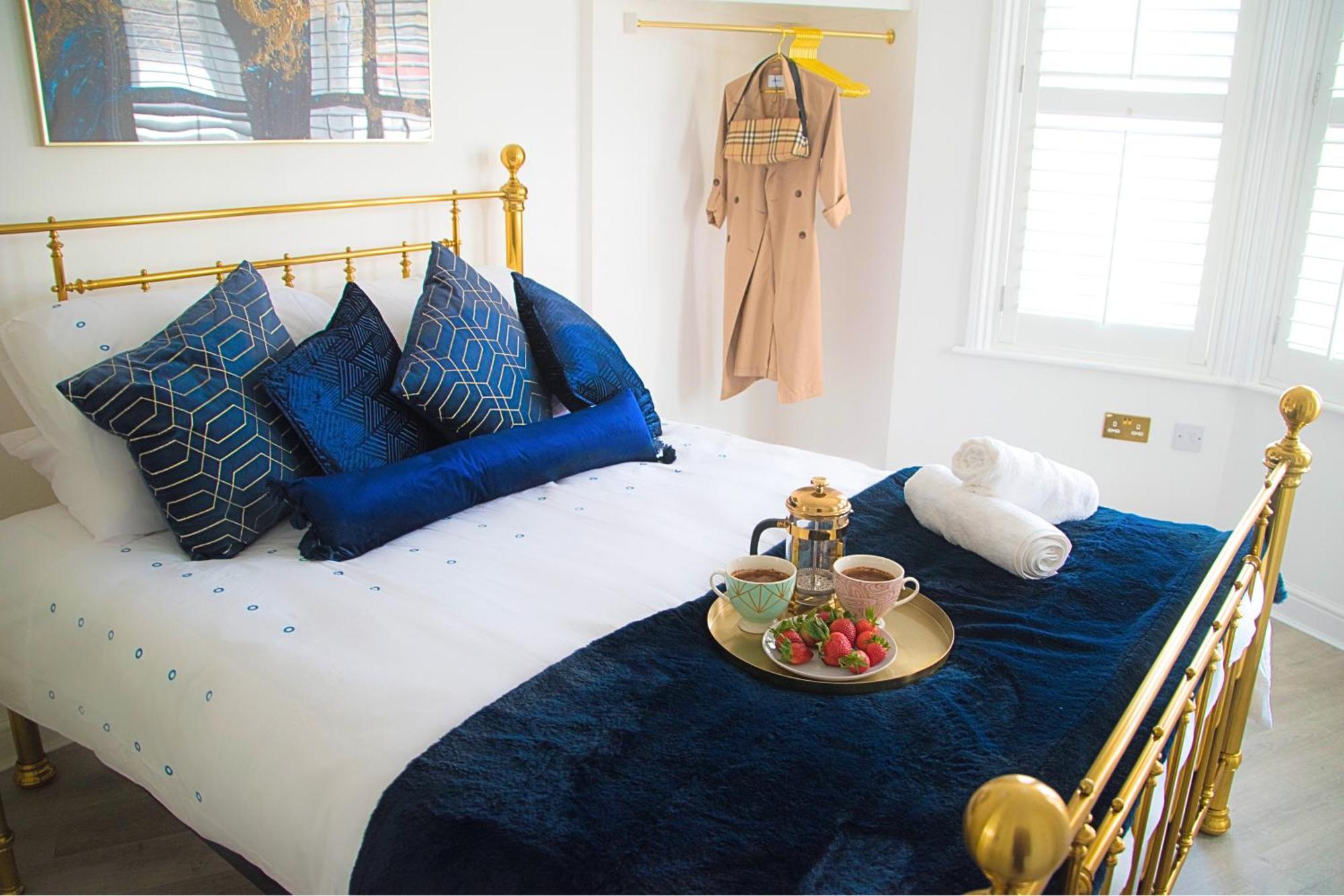 Modern Town Centre Flat - Free Shared Parking, King Size Bed, 5 Minutes Walk To Beach Борнмут Екстер'єр фото
